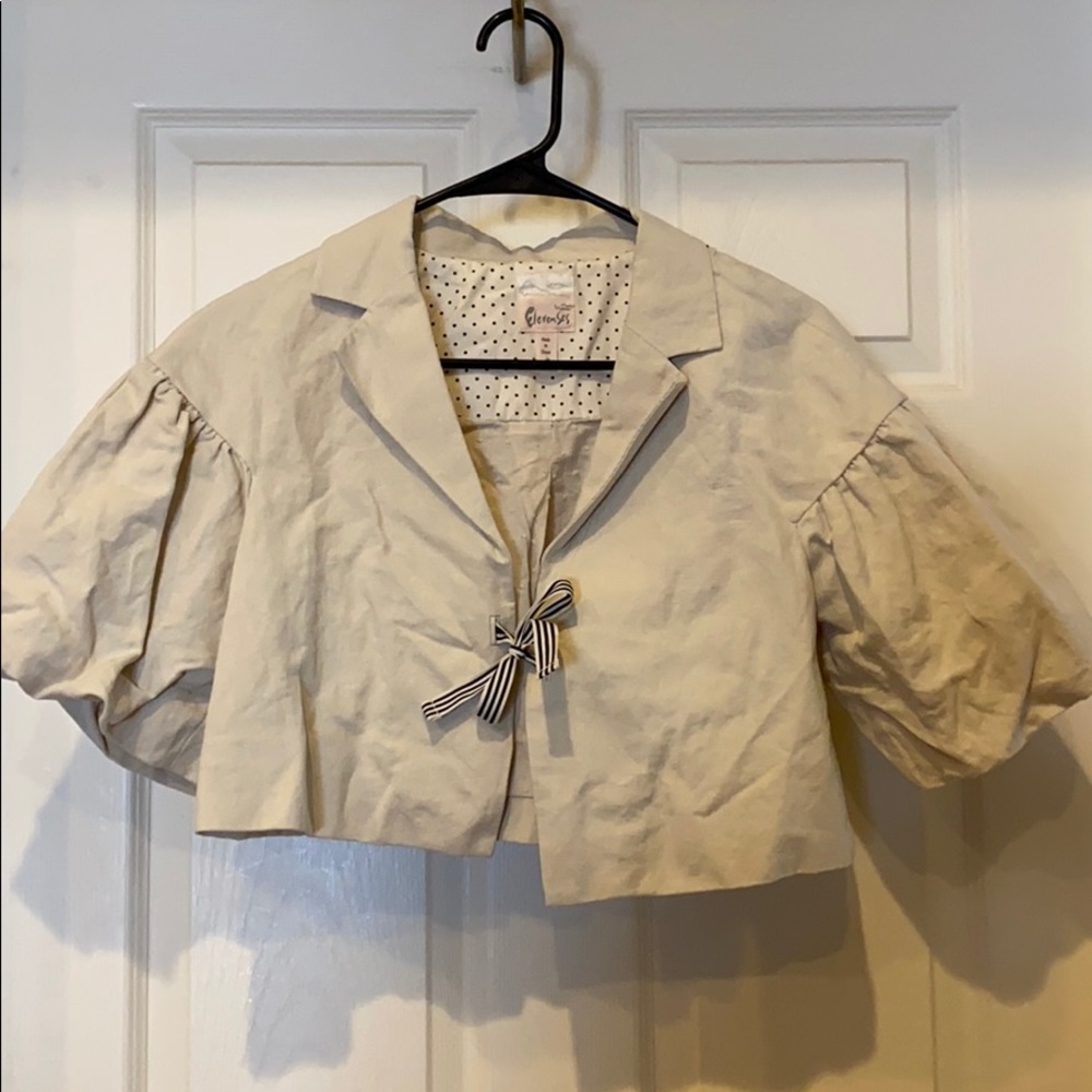 Stylish Crop Jacket with puffed short sleeves